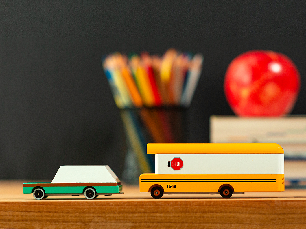 Candycar - Schoolbus Candycar - Schoolbus