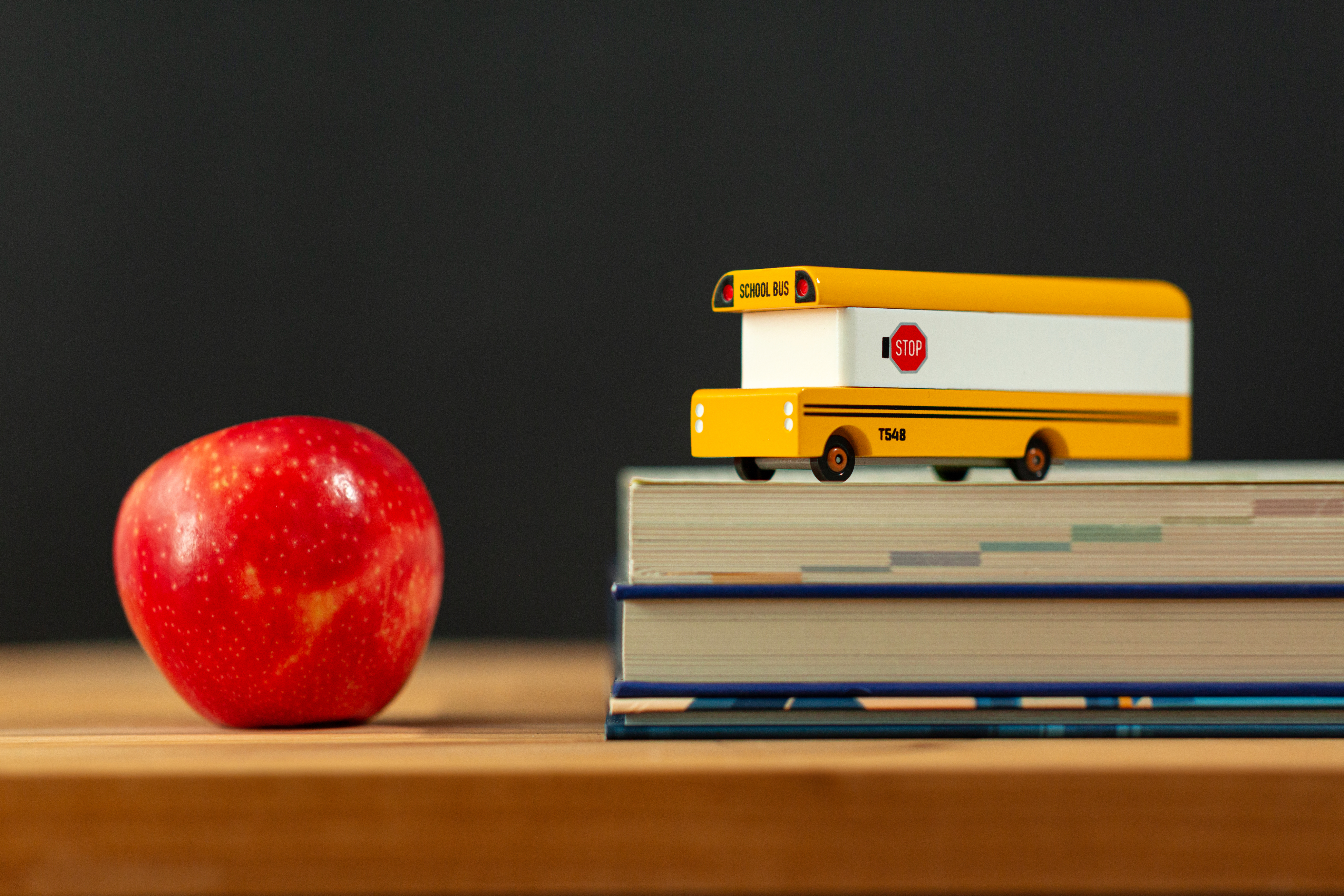 Candycar - Schoolbus Candycar - Schoolbus