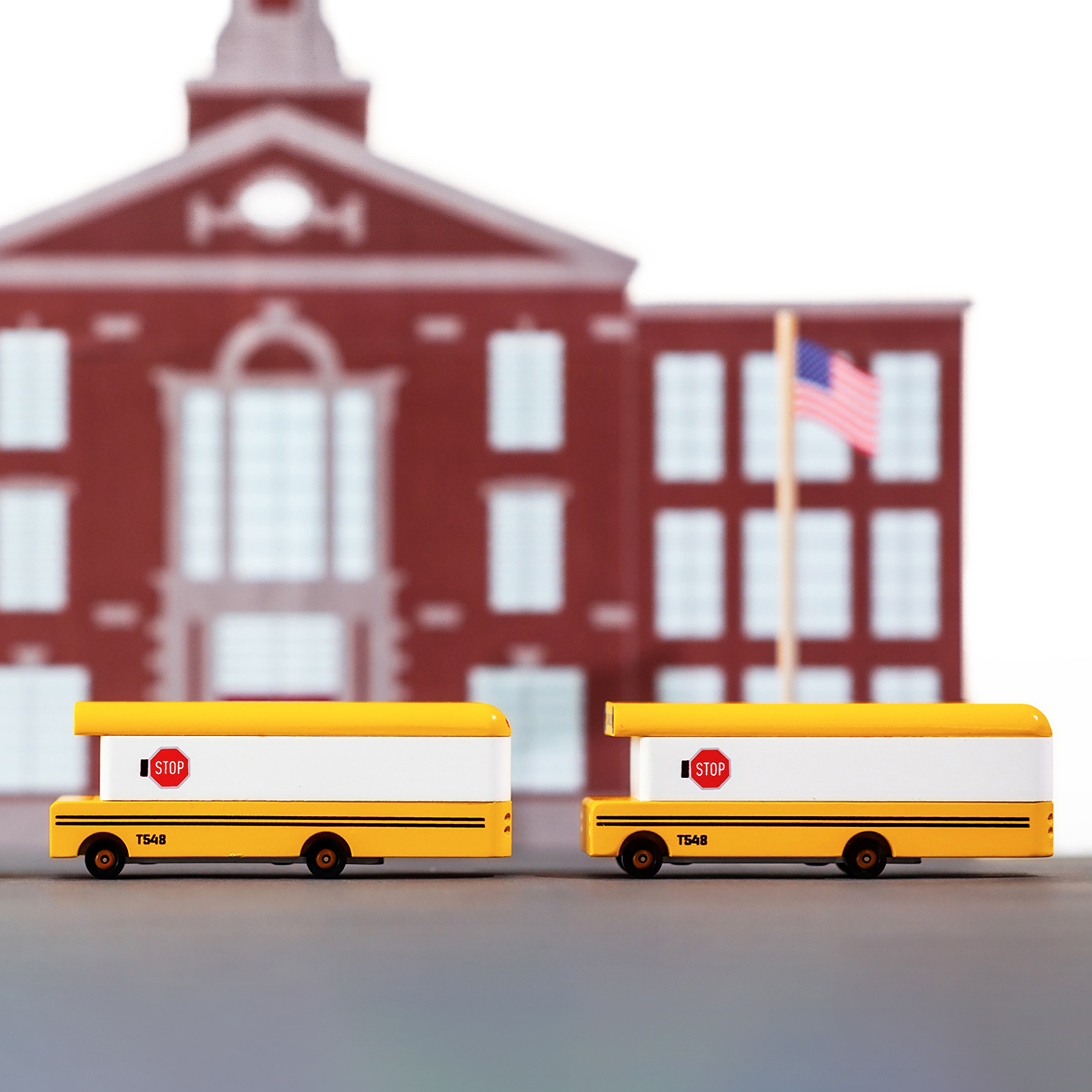 Candycar - Schoolbus Candycar - Schoolbus