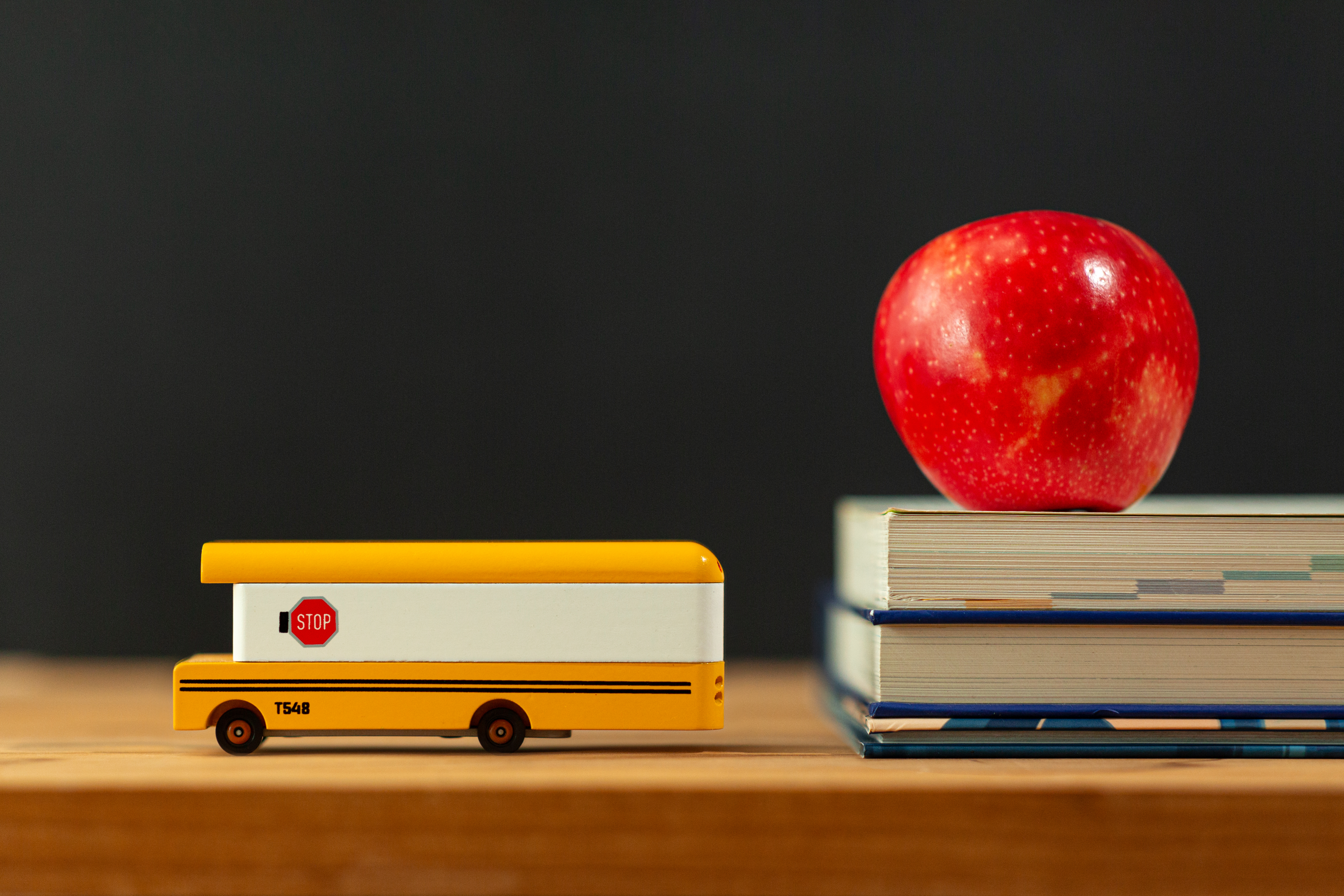 Candycar - Schoolbus Candycar - Schoolbus